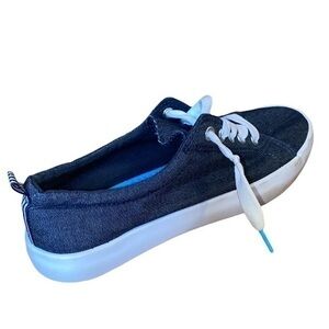 Lincoln Outfitters women’s canvas denim sneakers navy blue white